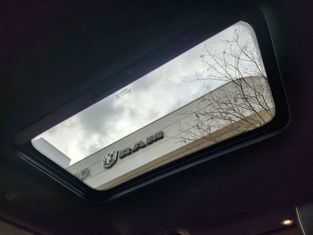 2024 Jeep Grand Wagoneer Series II Obsidian Image 28 of 37