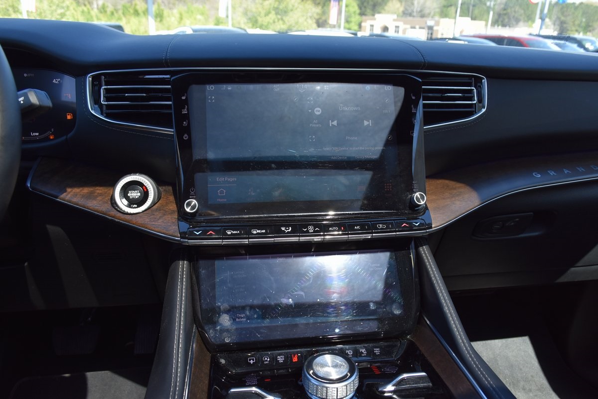 Vehicle image 19 of 39