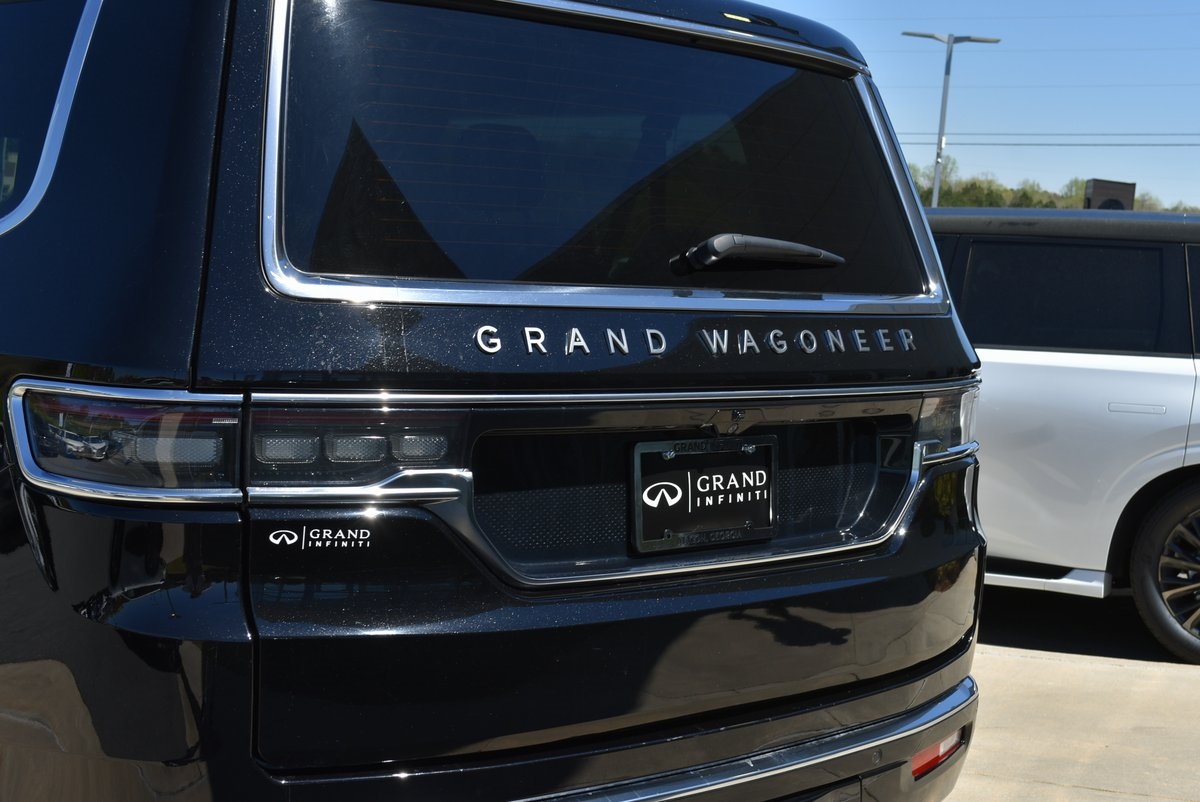Vehicle image 11 of 39