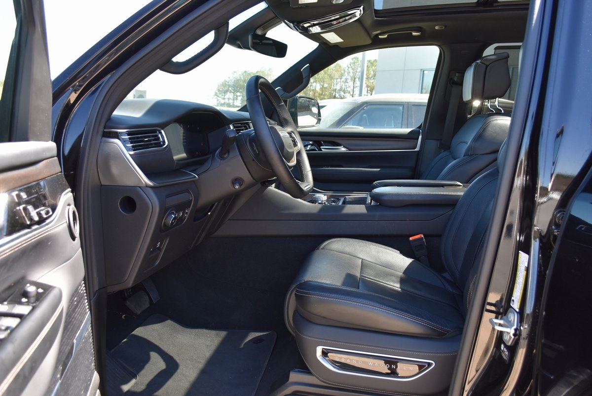 Vehicle image 34 of 39