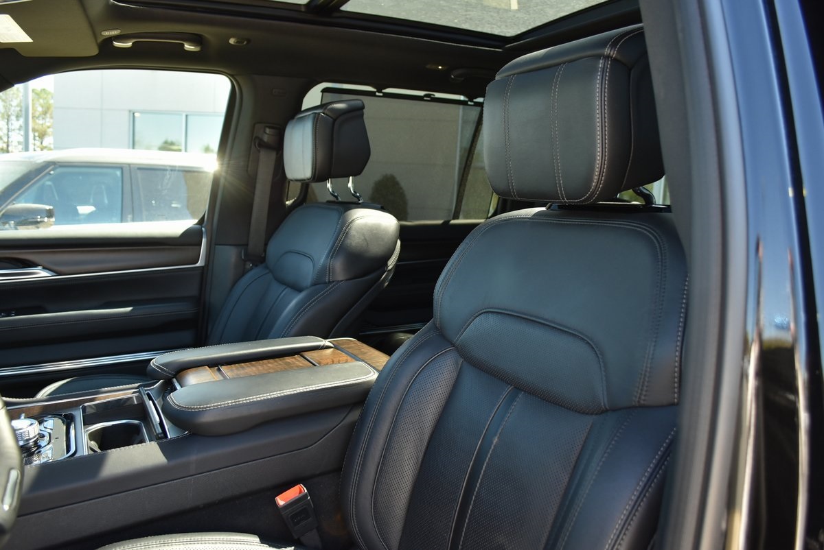 Vehicle image 31 of 39