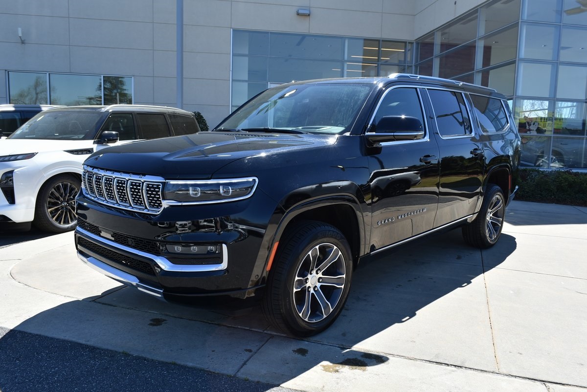 Vehicle image 8 of 39