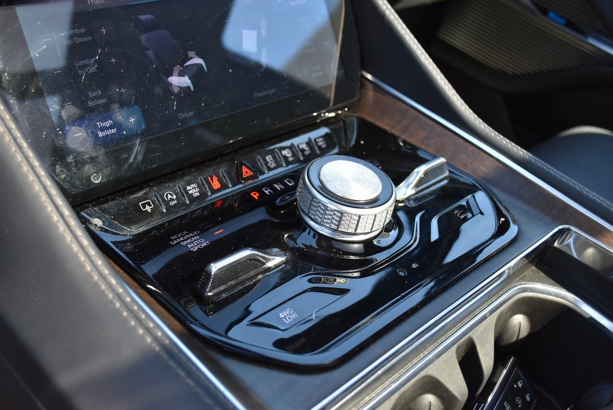 Vehicle image 27 of 39