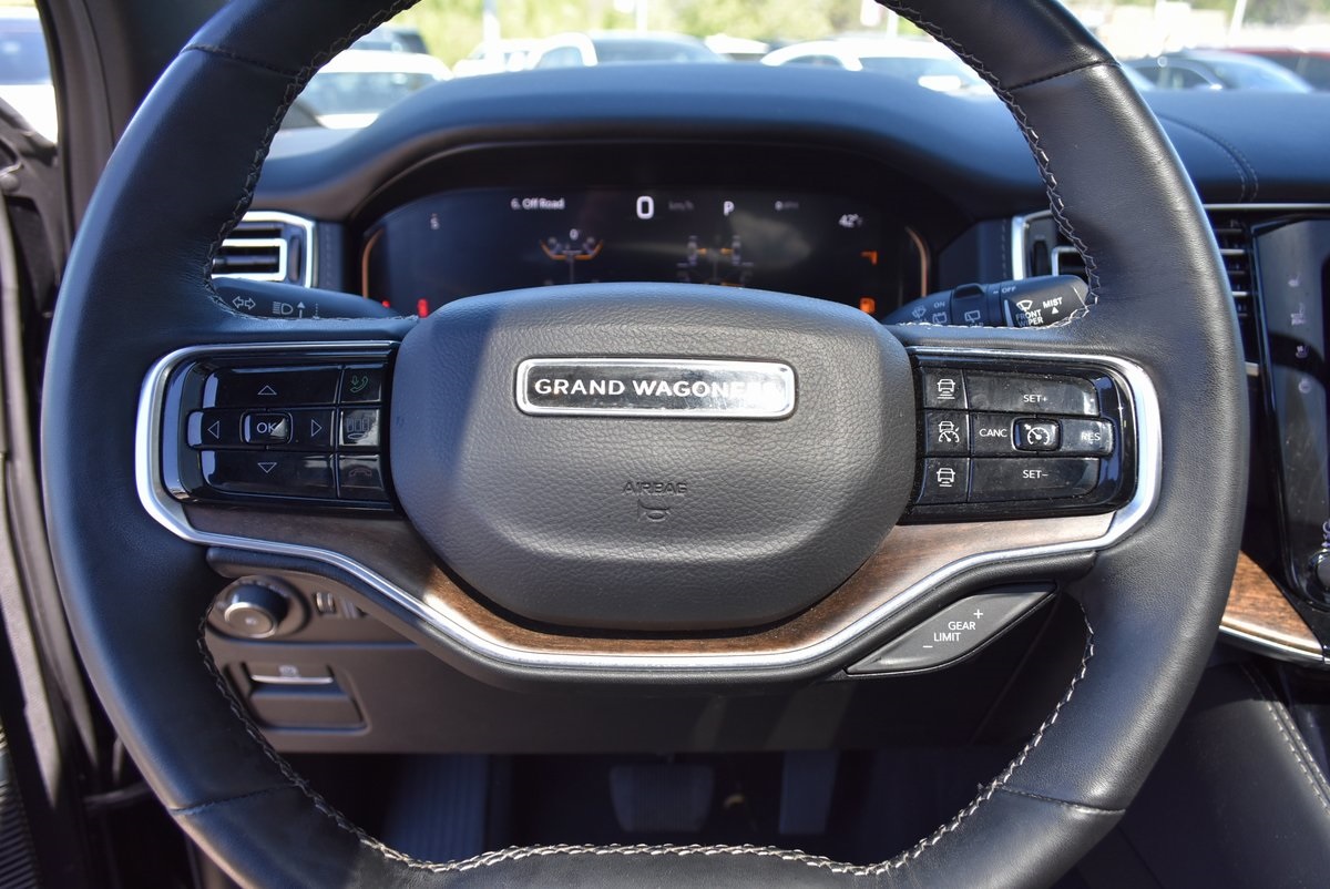 Vehicle image 21 of 39