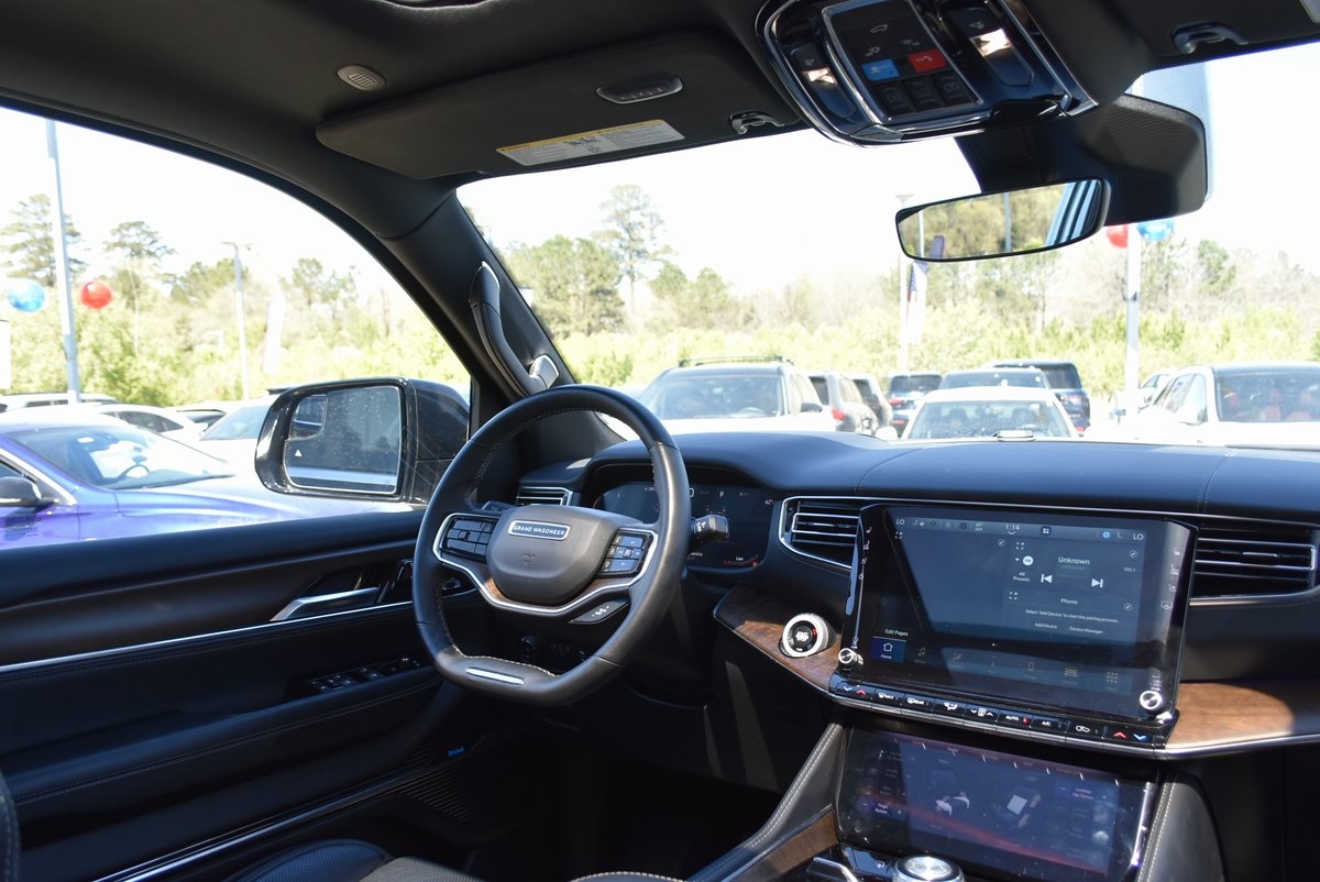 Vehicle image 20 of 39