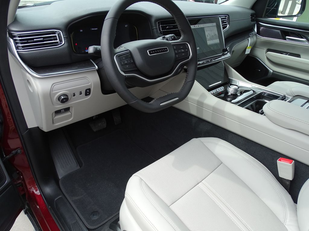 Vehicle image 15 of 26