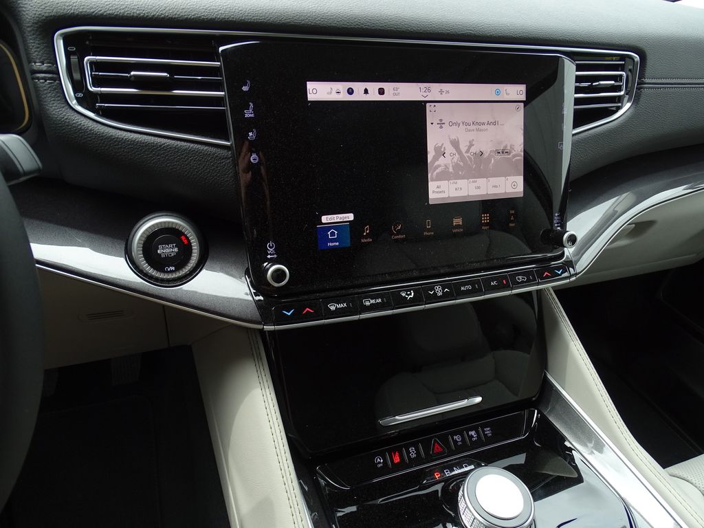 Vehicle image 22 of 26