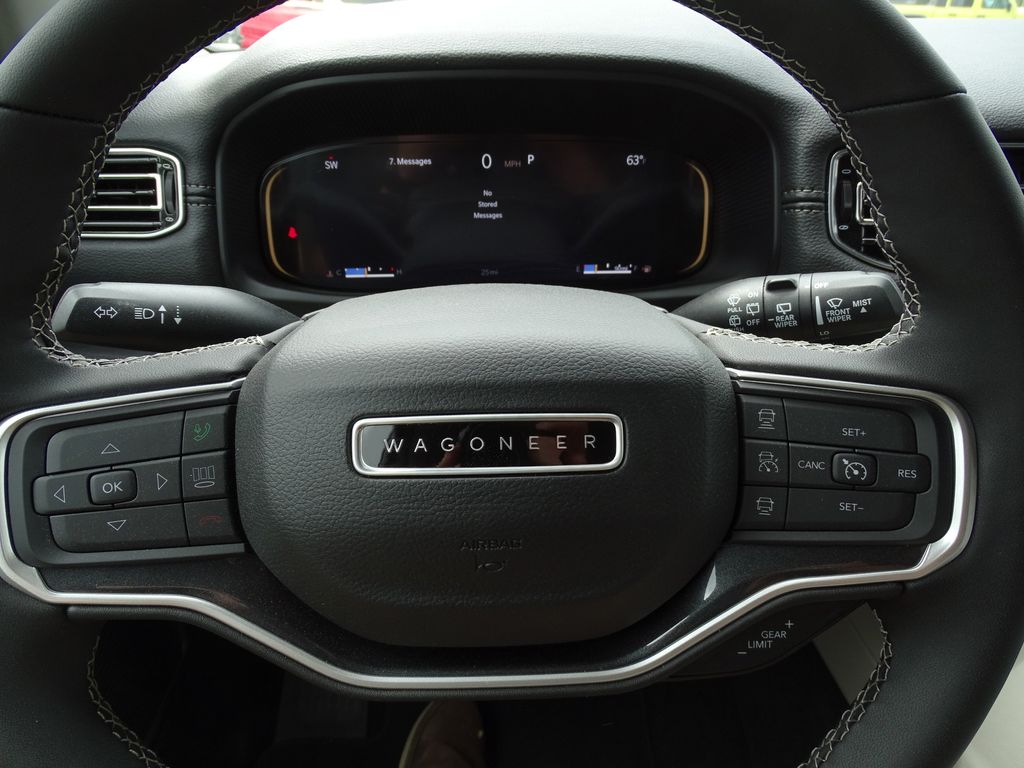 Vehicle image 21 of 26