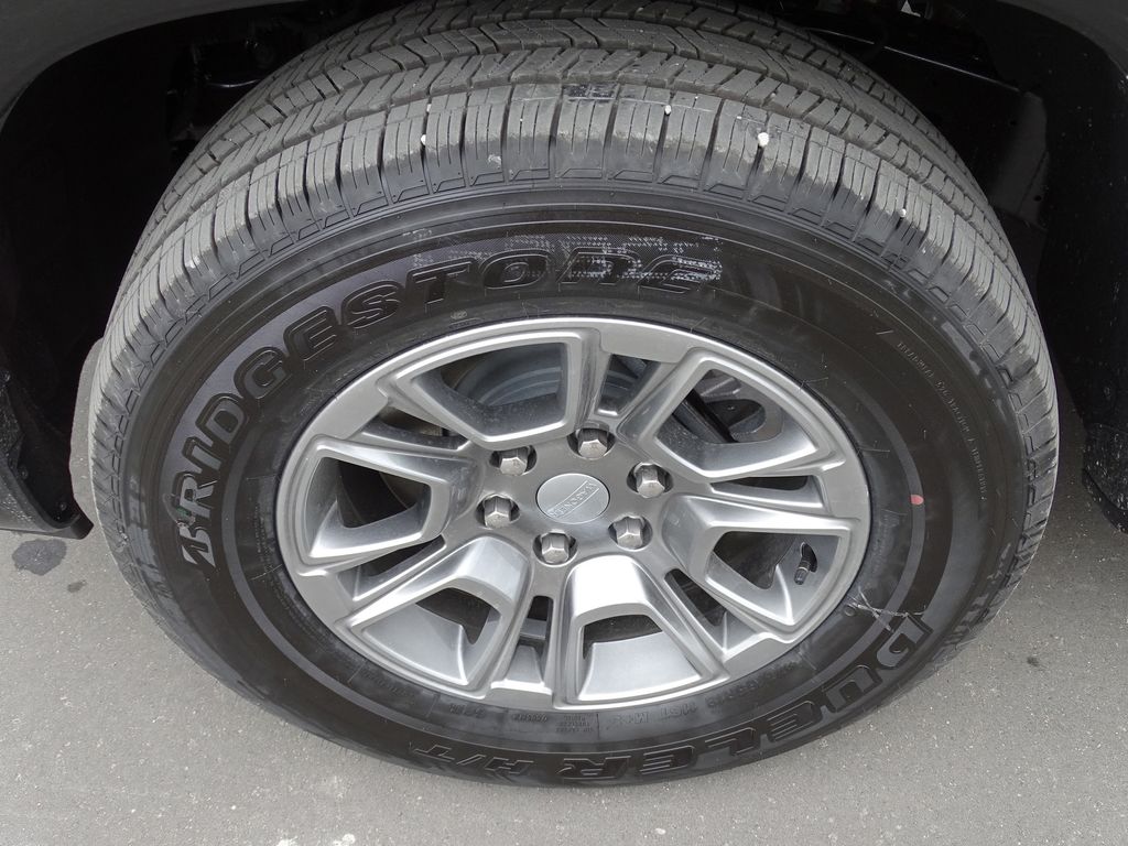 Vehicle image 10 of 26