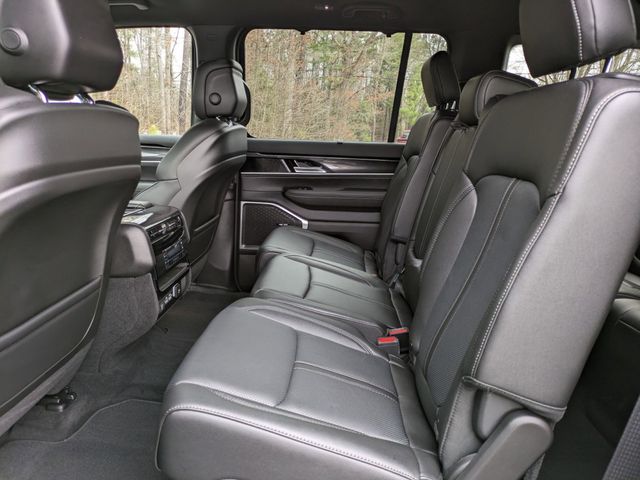 Vehicle image 13 of 27