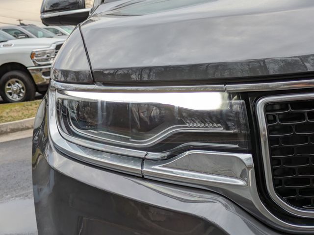 Vehicle image 10 of 27