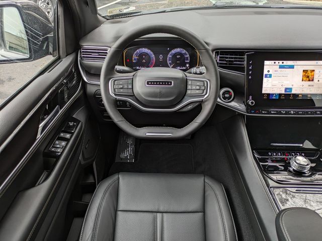 Vehicle image 14 of 27