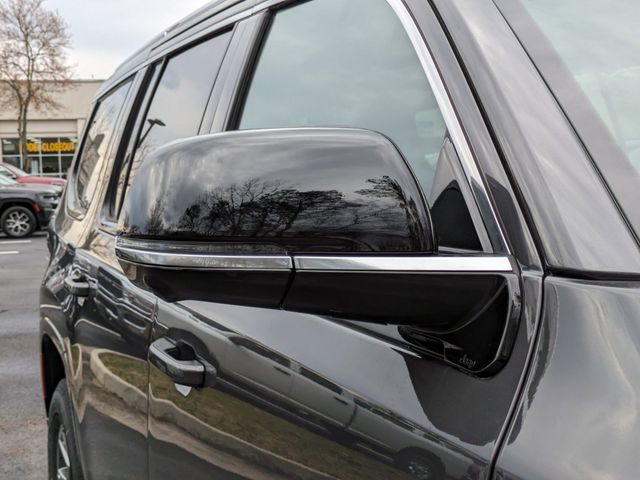 Vehicle image 12 of 27