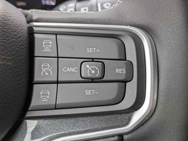 Vehicle image 24 of 27