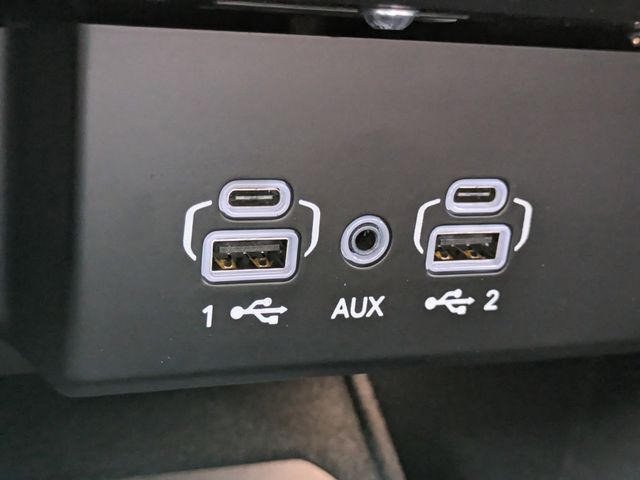 Vehicle image 20 of 27