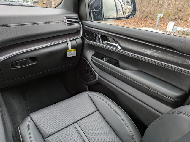 Vehicle image 15 of 27