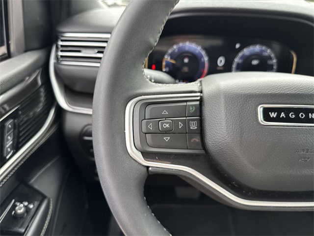 Vehicle image 22 of 40