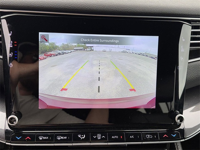 Vehicle image 17 of 40