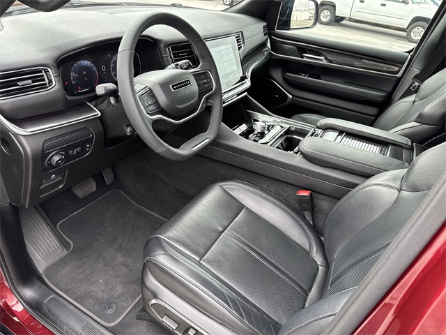 Vehicle image 13 of 40