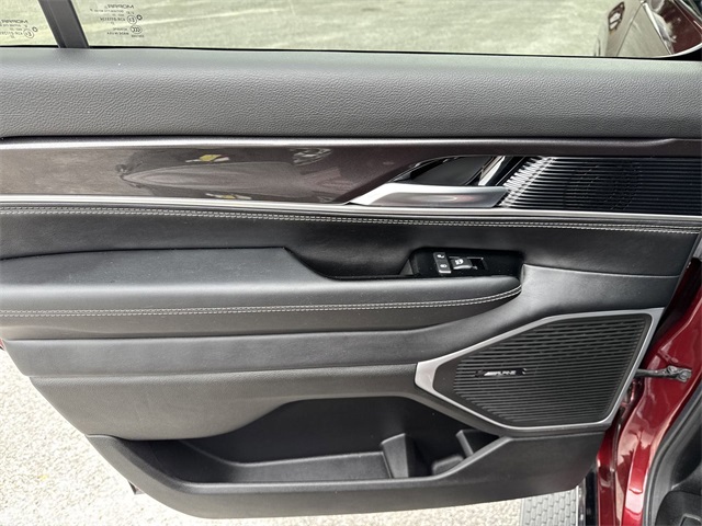 Vehicle image 35 of 40