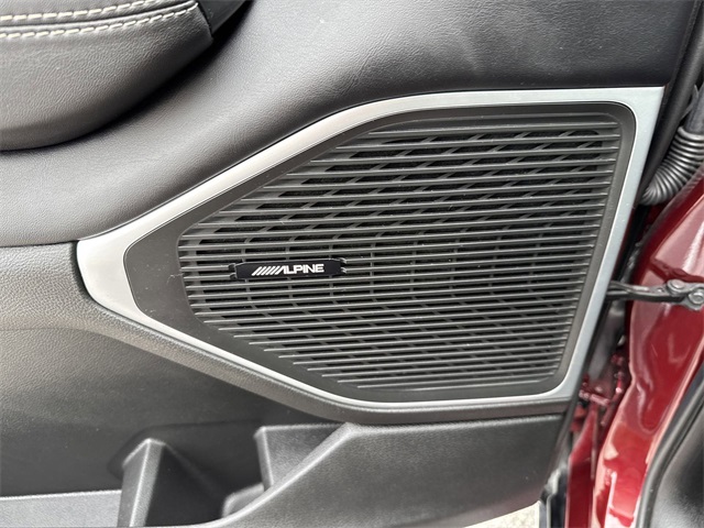 Vehicle image 31 of 40