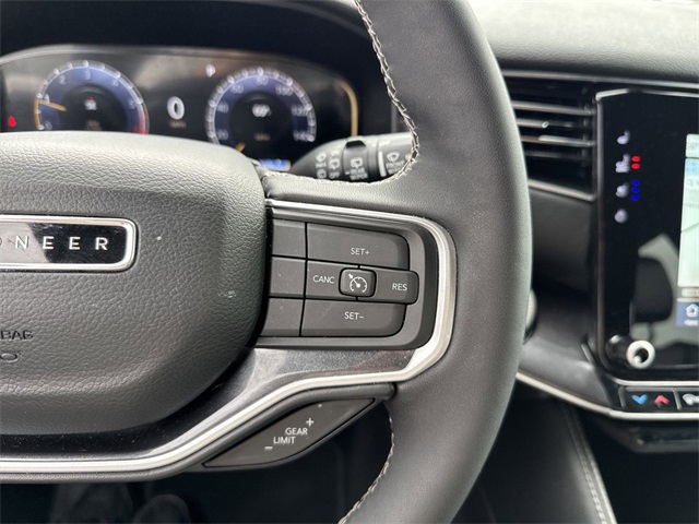 Vehicle image 23 of 40