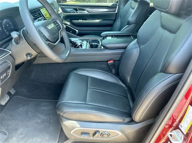 2024 Jeep Wagoneer L Base Image 17 of 37