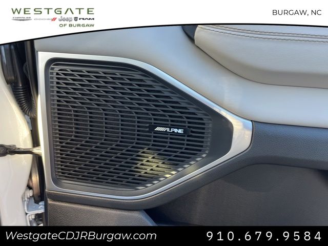 Vehicle image 13 of 21