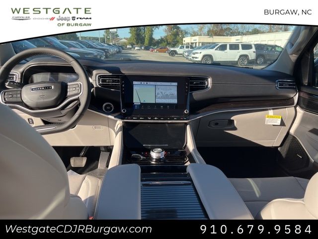 Vehicle image 19 of 21
