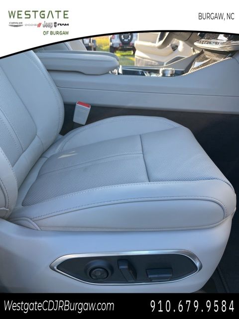 Vehicle image 12 of 21