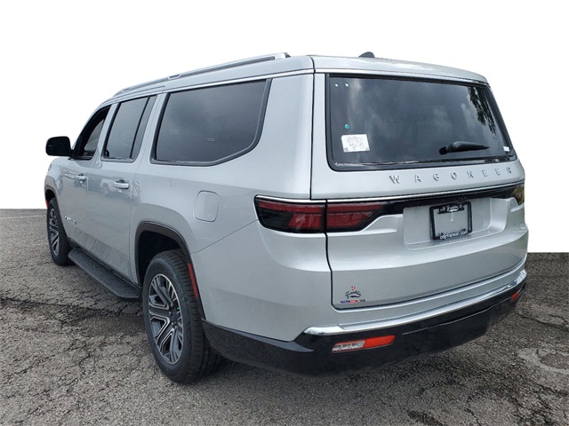 Vehicle image 5 of 22