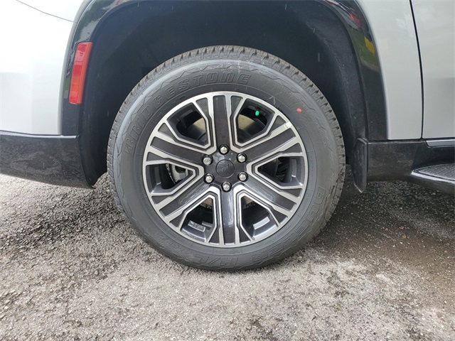 Vehicle image 6 of 22