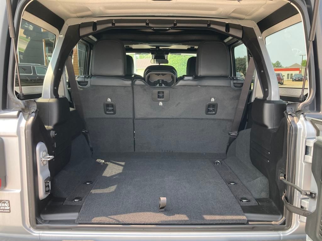 Vehicle image 29 of 37
