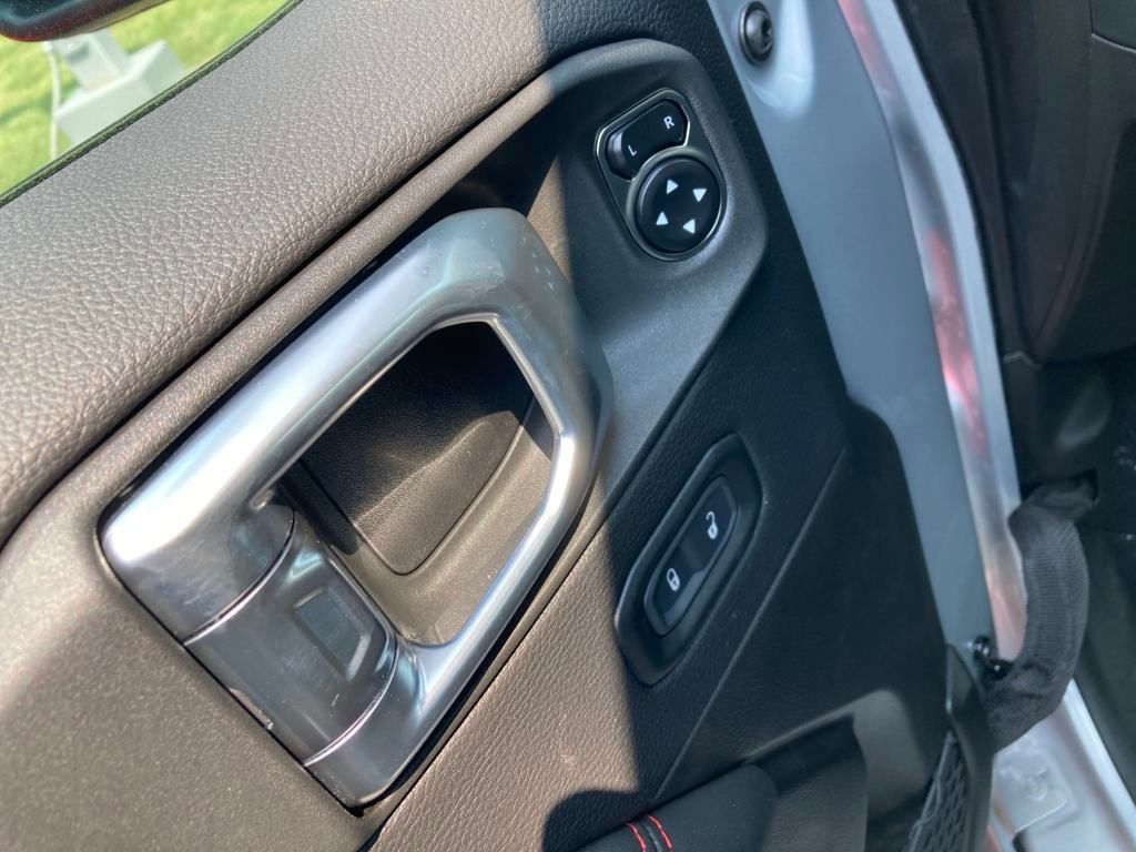 Vehicle image 10 of 37