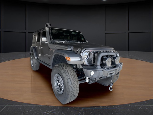Vehicle image 4 of 39