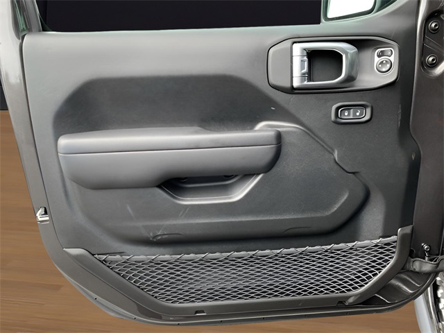 Vehicle image 26 of 39