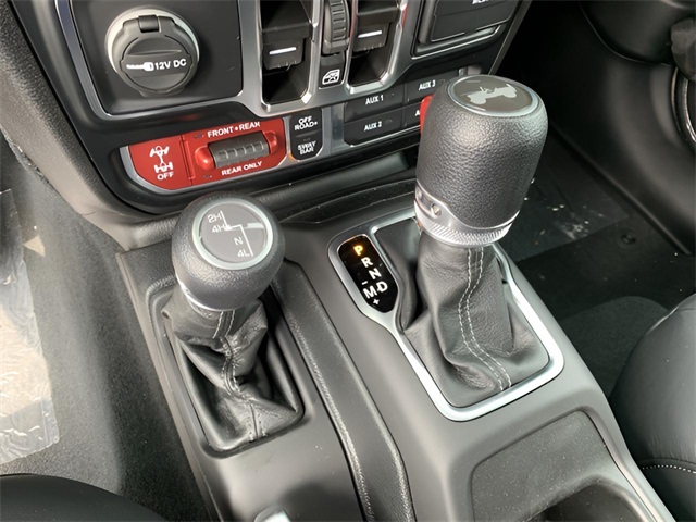 Vehicle image 24 of 39