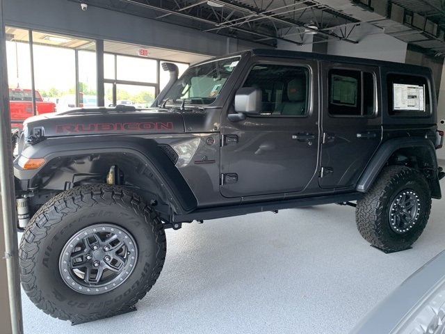 Vehicle image 2 of 39