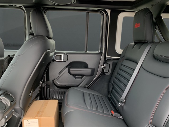Vehicle image 13 of 39