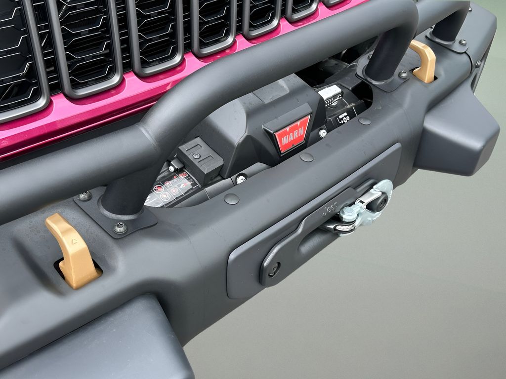 Vehicle image 19 of 23