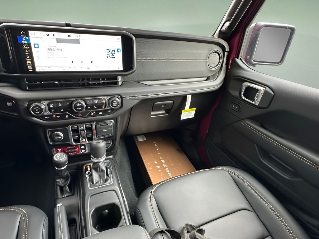 Vehicle image 20 of 23