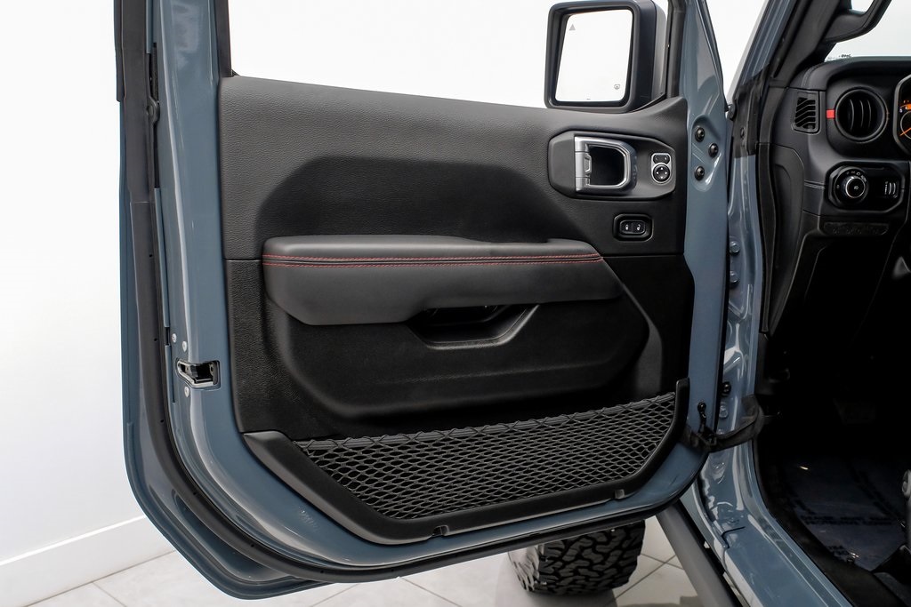 Vehicle image 46 of 56