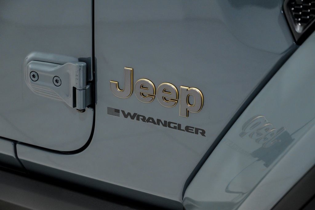 Vehicle image 52 of 56