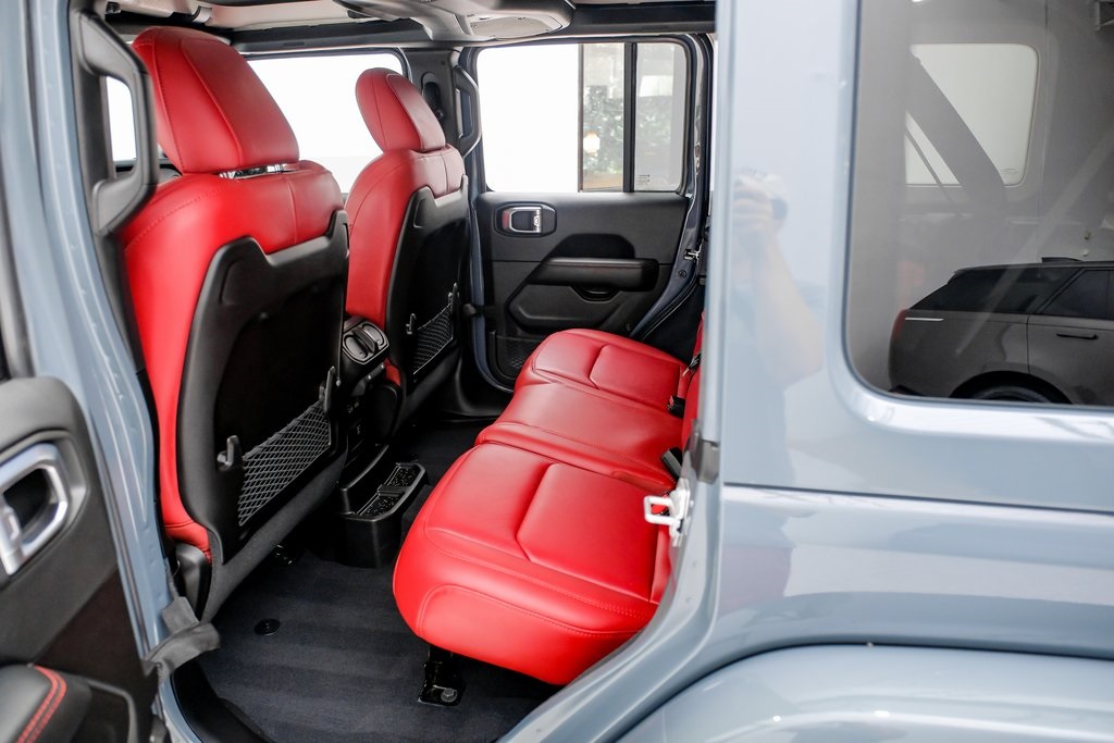 Vehicle image 25 of 56