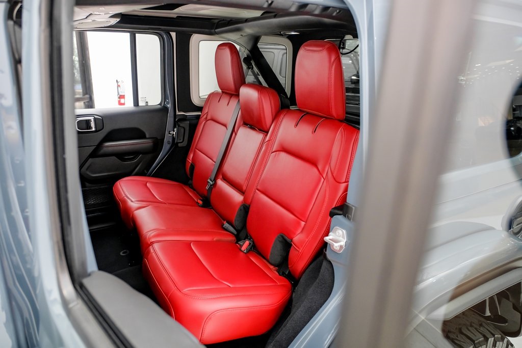 Vehicle image 21 of 56