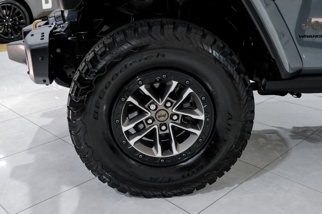 Vehicle image 16 of 56