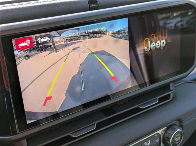 Vehicle image 17 of 18