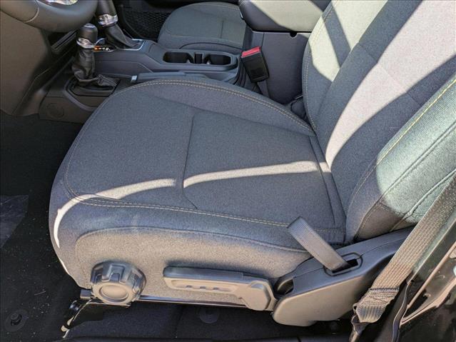 Vehicle image 11 of 18
