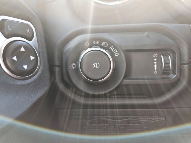 Vehicle image 19 of 55