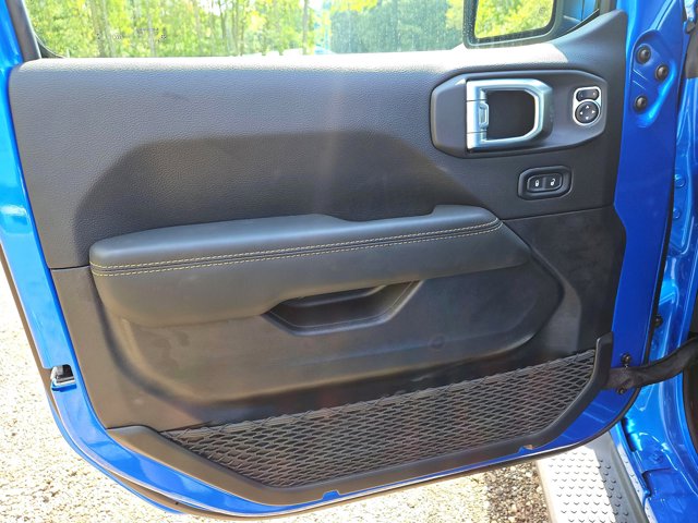 Vehicle image 21 of 55